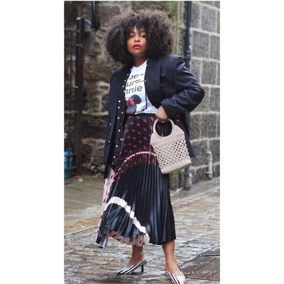 DELFI COLLECTIVE Lips Print Pleated Midi Skirt Black Red Women’s Size Large - Picture 3 of 11